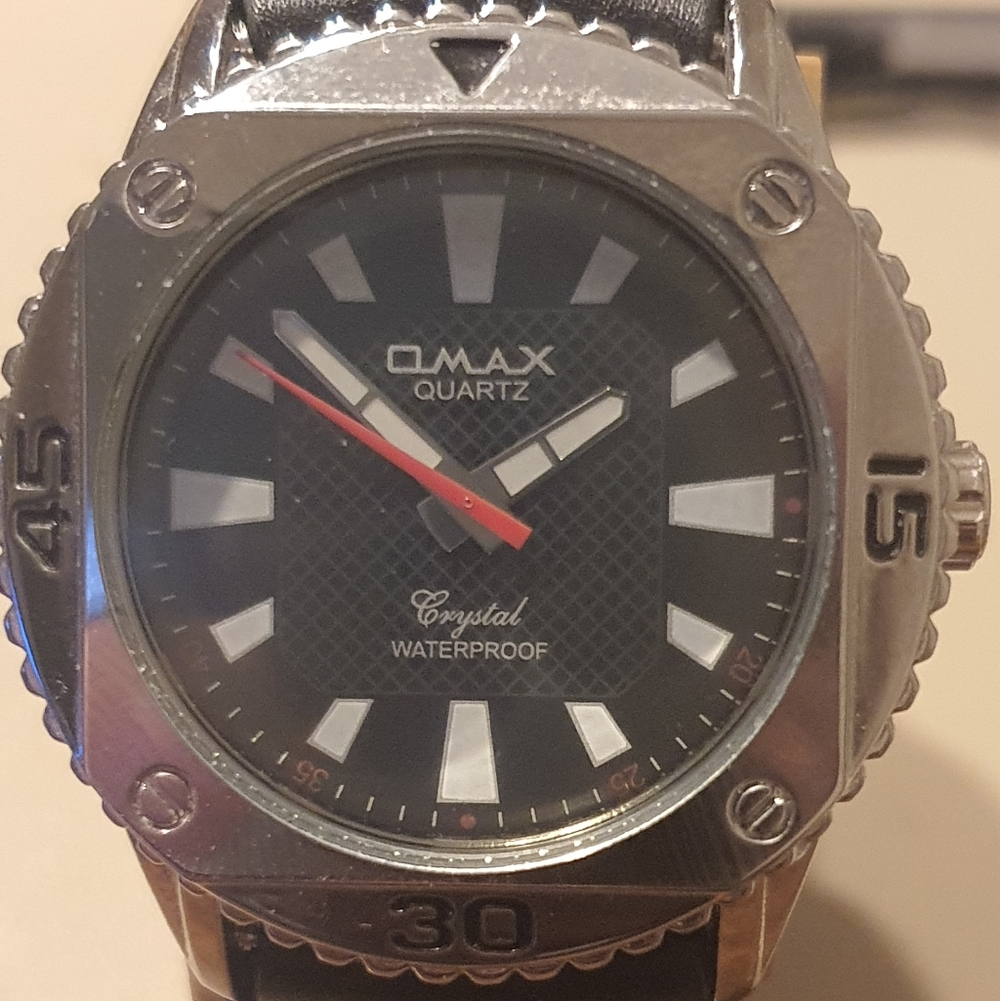 Omax Quartz Crystal Silver/Black Leather Diver Style Men's Watch